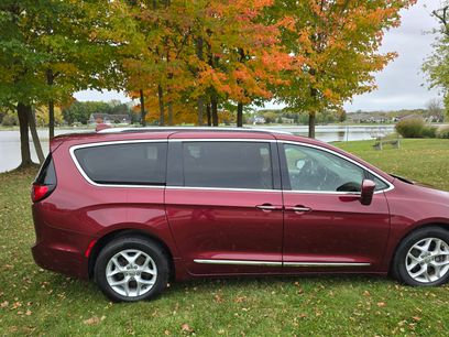 Used 2018 Chrysler Pacifica Touring-L w/ Tire & Wheel Group