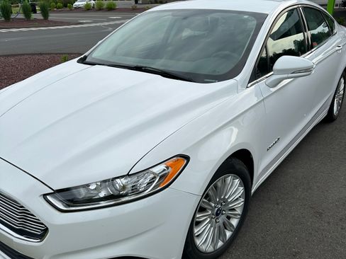 Used 2015 Ford Fusion SE FWD image 8