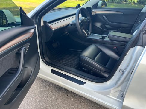 Used 2022 Tesla Model 3 image 5