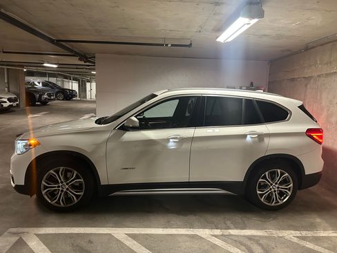 Used 2016 BMW X1 xDrive28i AWD/4WD image 4