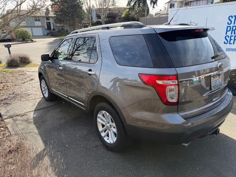 Used 2014 Ford Explorer XLT w/ Equipment Group 202A image 13