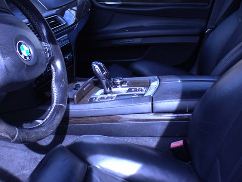 Used 2011 BMW 750i 750i Sedan 4D image 6