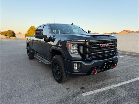 Used 2020 GMC Sierra 2500 AT4 w/ Technology Package AWD/4WD image 1