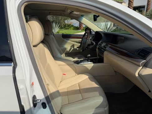 Used 2017 Lexus LS 460 w/ Comfort Package RWD image 30