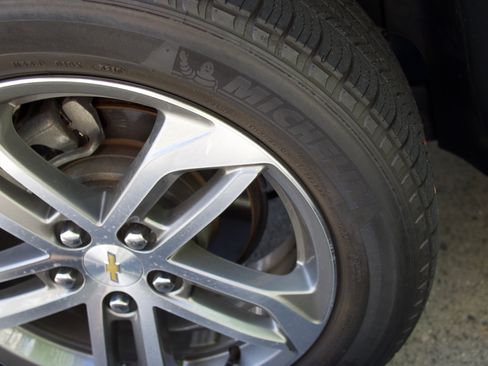 Used 2017 Chevrolet Equinox Premier w/ Enhanced Convenience Package image 19