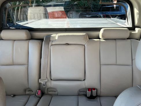 Used 2012 Chevrolet Avalanche LT image 17