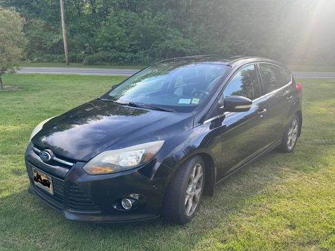 Used 2012 Ford Focus Titanium FWD image 16