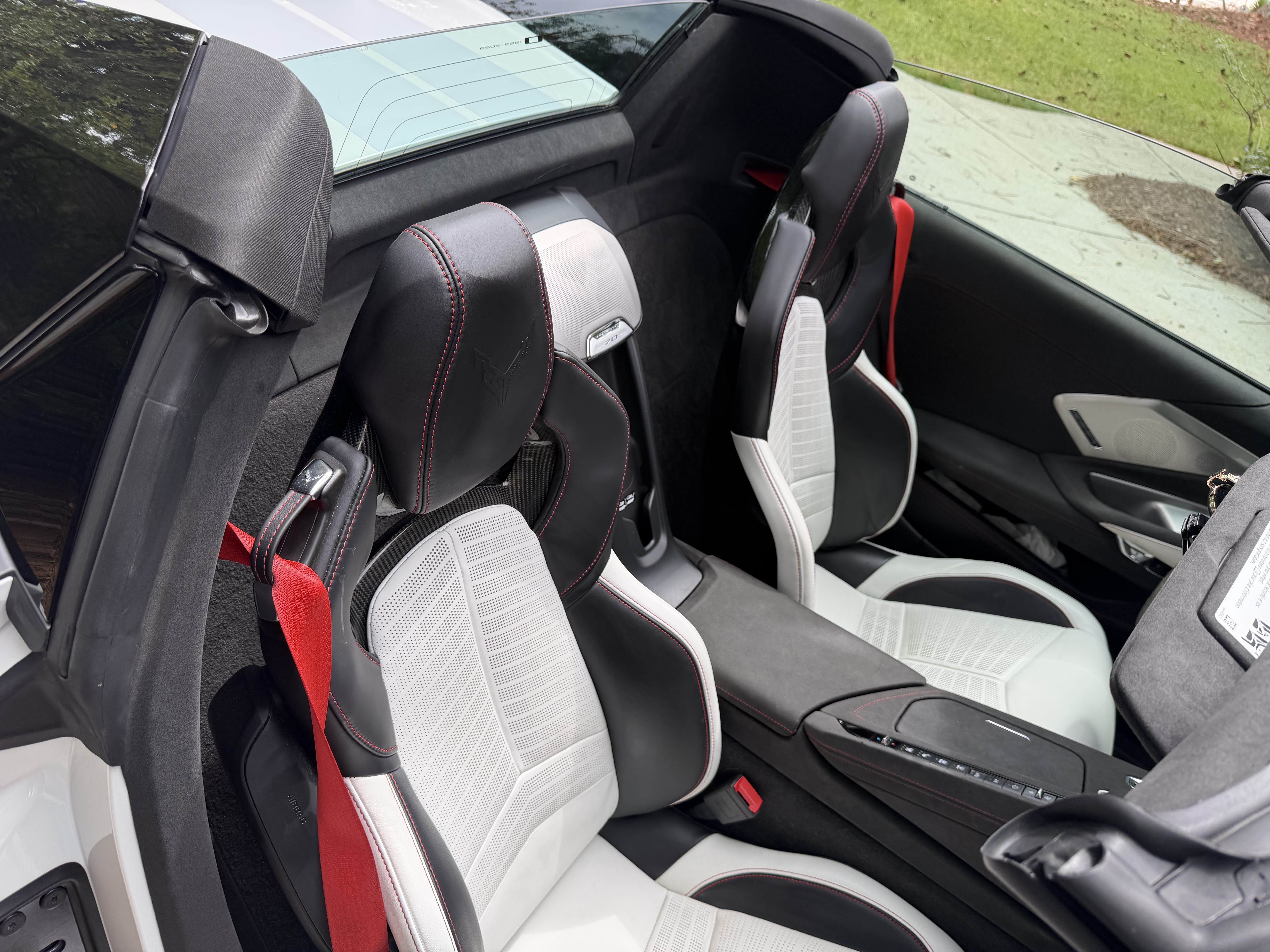 Used 2023 Chevrolet Corvette Stingray Premium Conv w/ Z51 Performance Package RWD image 28