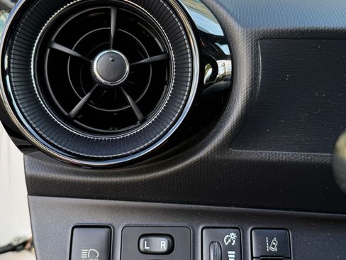 Used 2018 Toyota Prius C Three image 29