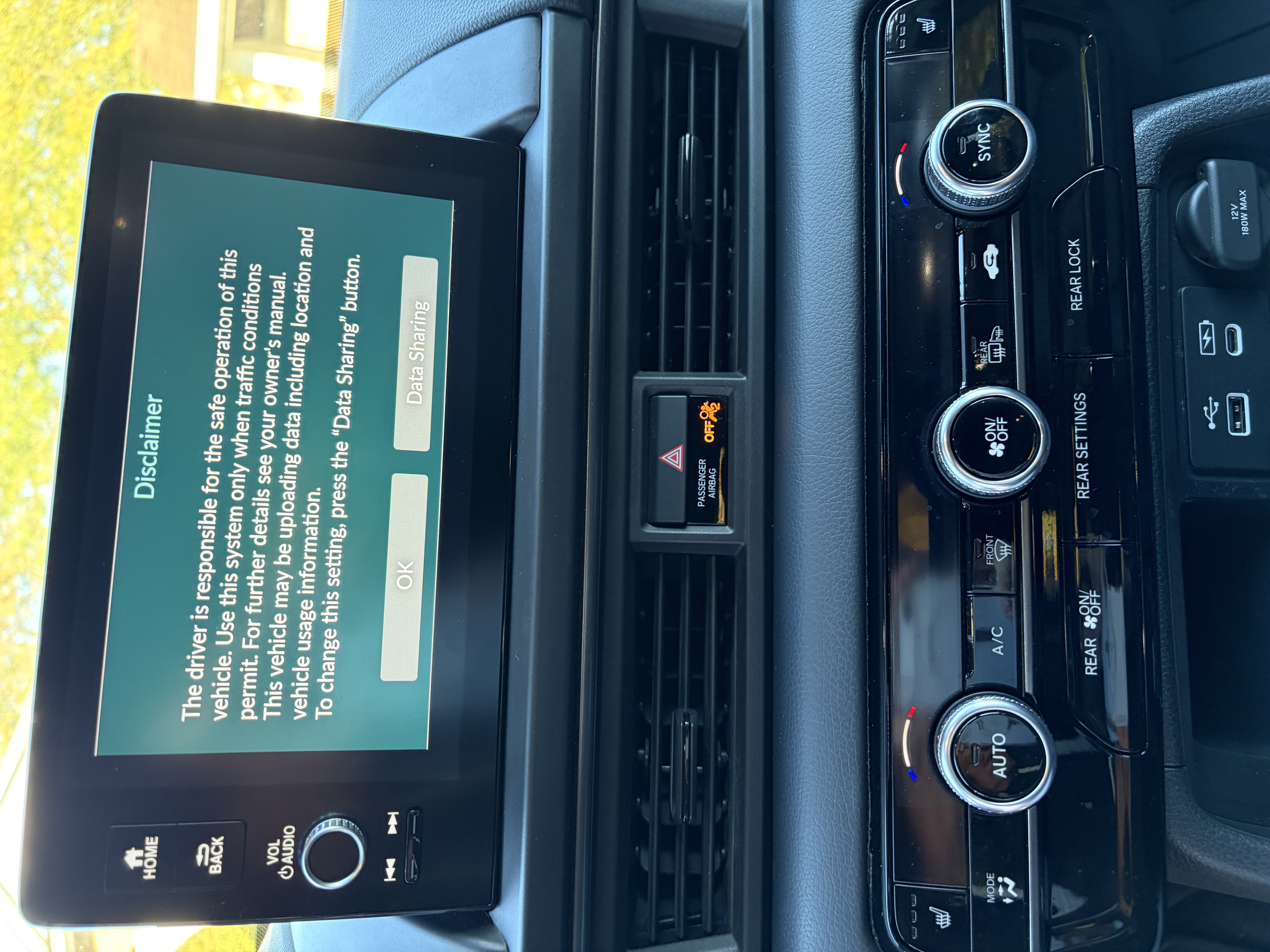 Used 2025 Honda Pilot TrailSport image 17
