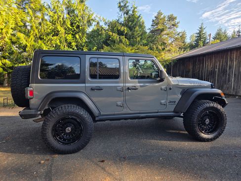 Used 2021 Jeep Wrangler Unlimited Sport image 6