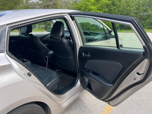 Used 2022 Toyota Prius Prime XLE FWD image 15