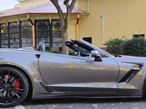 Used 2016 Chevrolet Corvette Z06 w/ 3LZ Preferred Equipment Group image 8