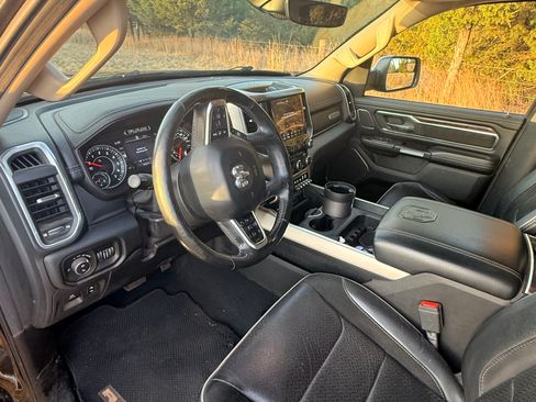 Used 2019 RAM 1500 Laramie image 9