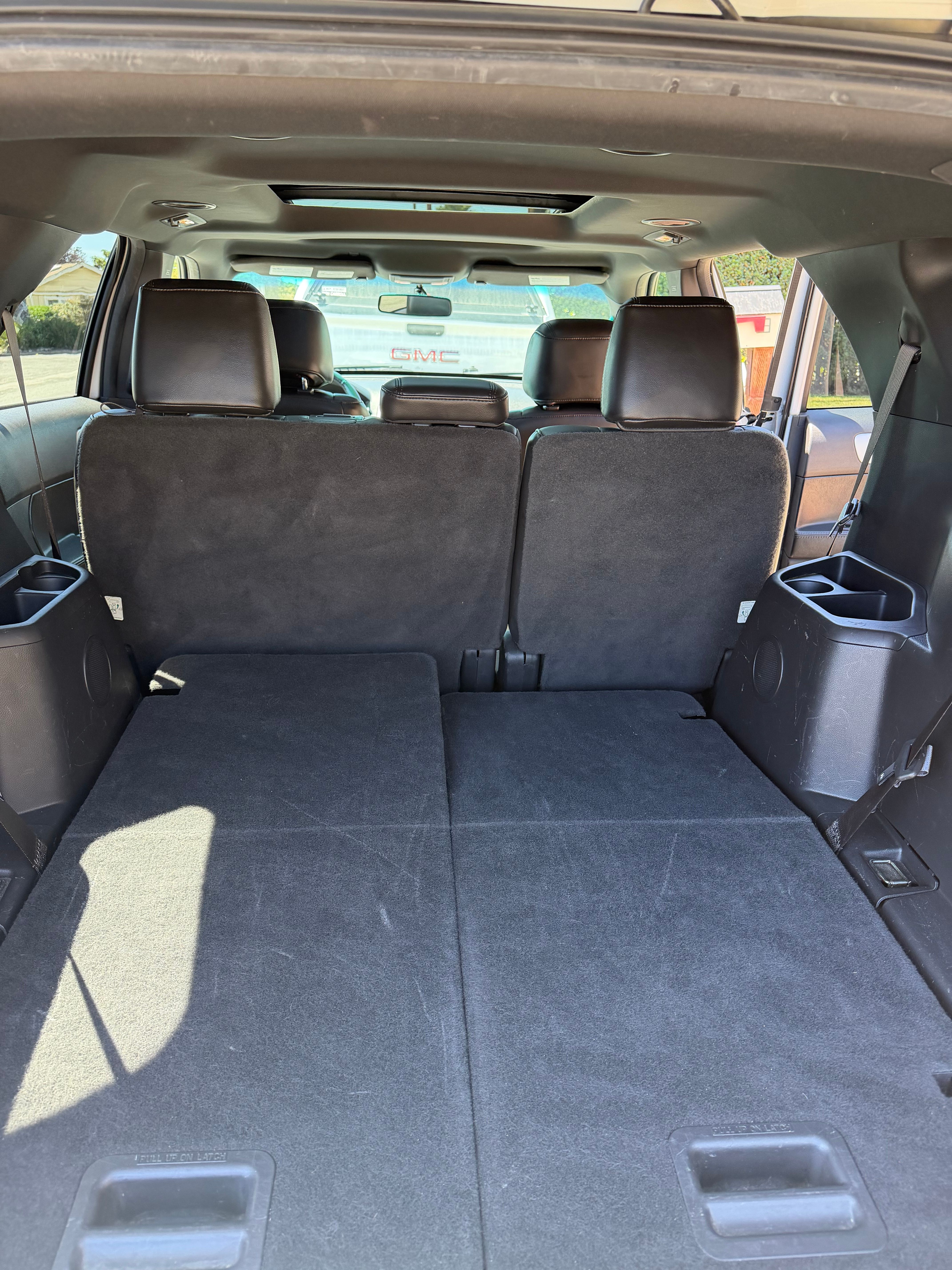 Used 2015 Ford Explorer XLT w/ Equipment Group 202A FWD image 9