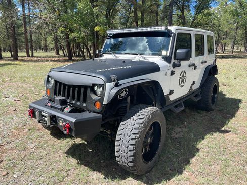 Used 2013 Jeep Wrangler Unlimited Rubicon w/ Connectivity Group image 1