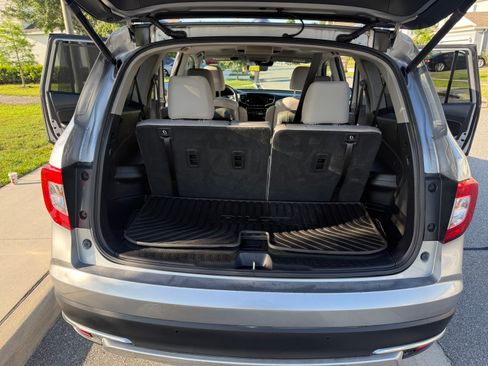 Used 2019 Honda Pilot Touring image 12