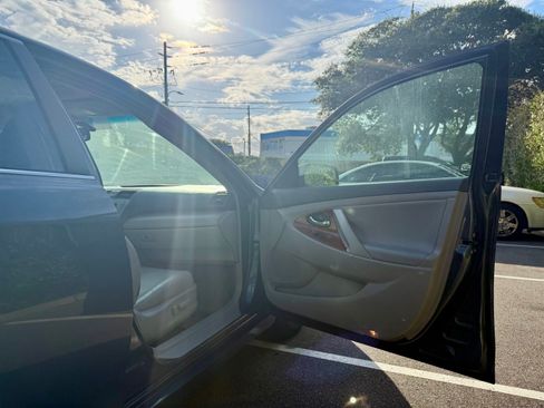 Used 2009 Toyota Camry XLE image 14