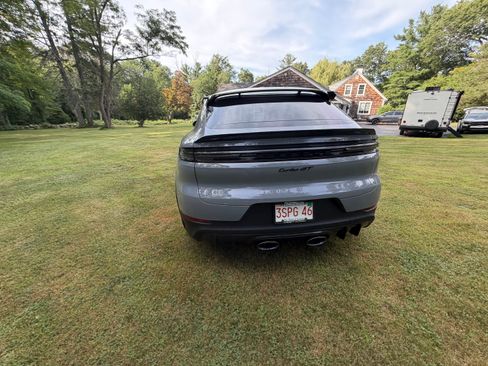 Used 2025 Porsche Cayenne Turbo GT AWD/4WD image 8