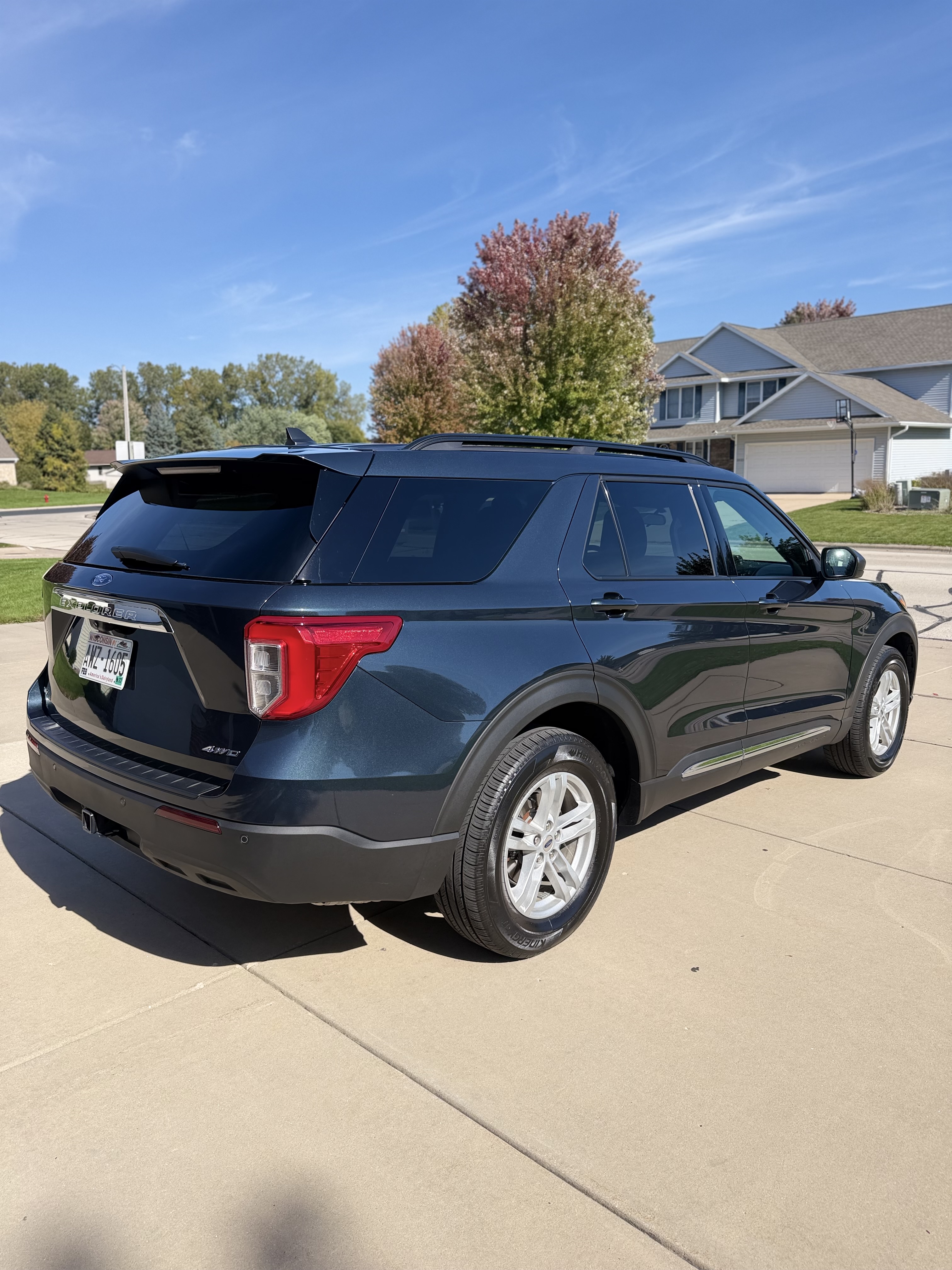 Used 2024 Ford Explorer XLT w/ Class IV Trailer Tow Package AWD/4WD image 4