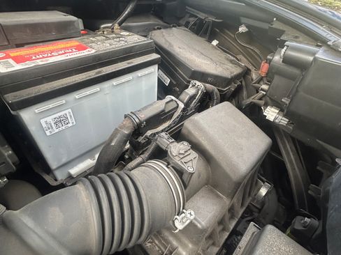 Used 2019 Toyota C-HR LE FWD image 14