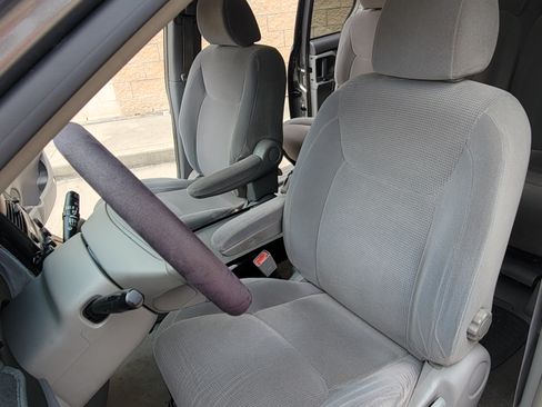 Used 2004 Toyota Sienna LE image 15