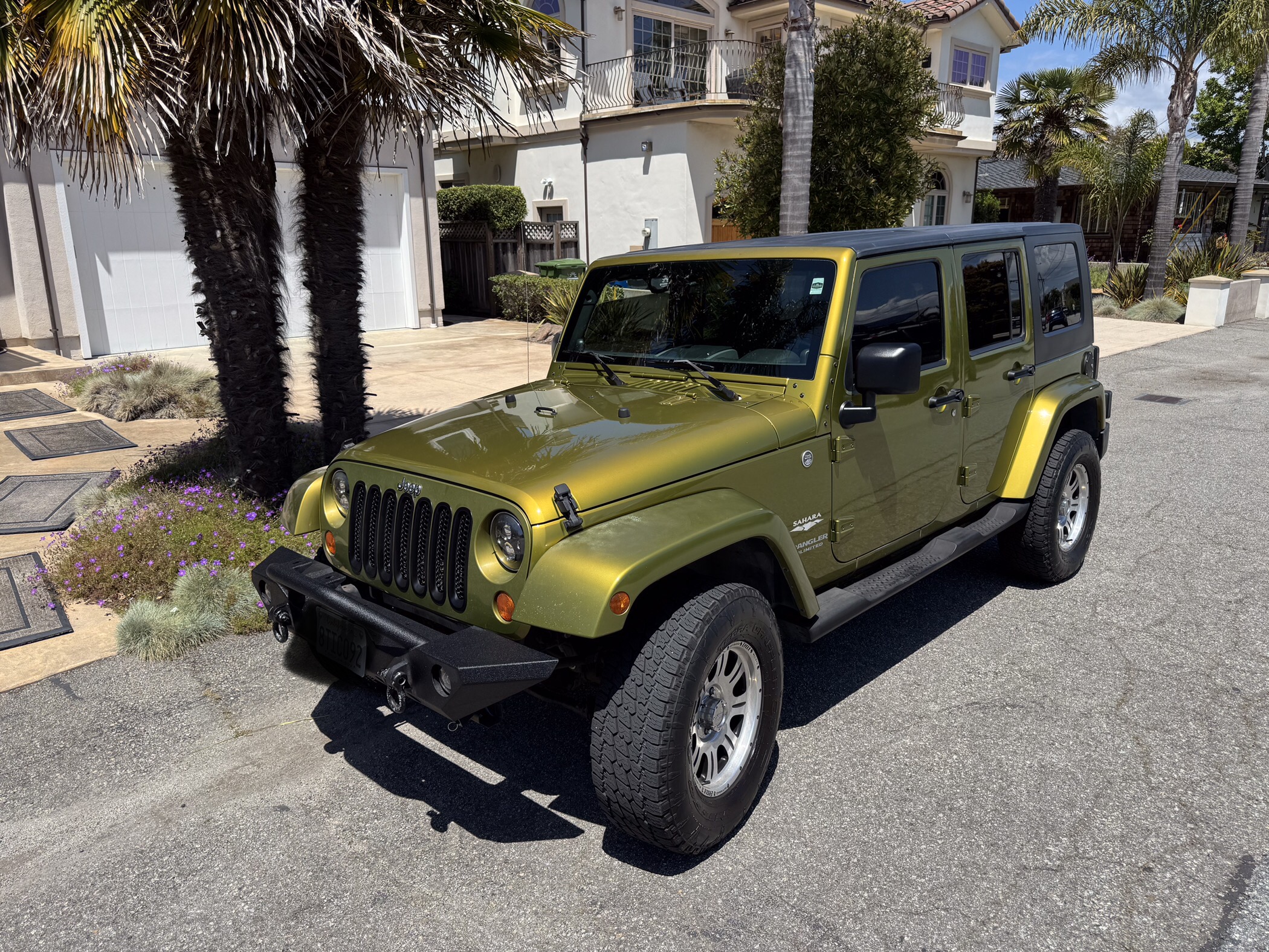 Used 2007 Jeep Wrangler Unlimited Sahara w/ Dual Top Group AWD/4WD image 18