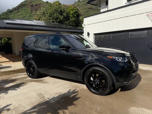 Used 2018 Land Rover Discovery HSE image 2