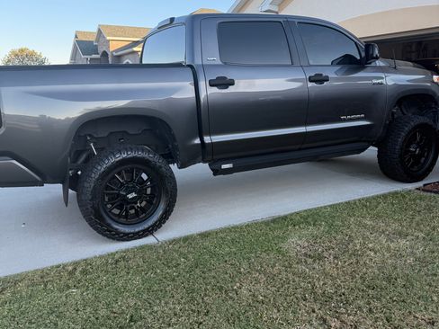 Used 2016 Toyota Tundra SR5 image 1