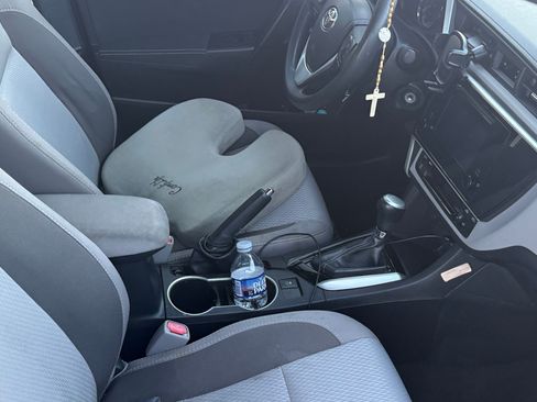 Used 2018 Toyota Corolla LE image 6