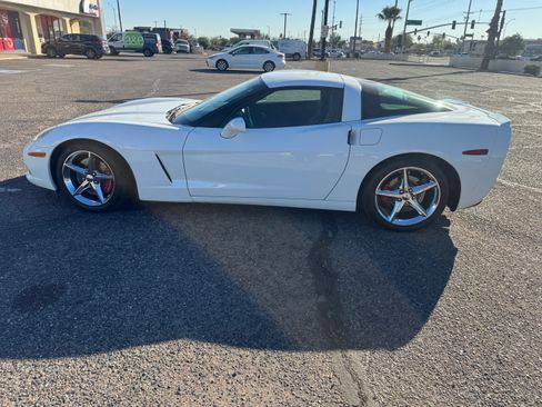 Used 2012 Chevrolet Corvette Coupe w/ 2LT Preferred Equipment Group image 5
