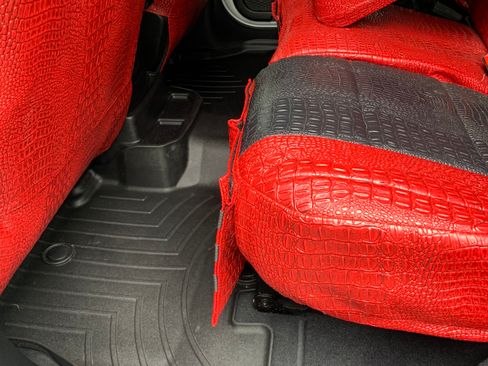 Used 2019 Jeep Wrangler Unlimited Sahara image 21