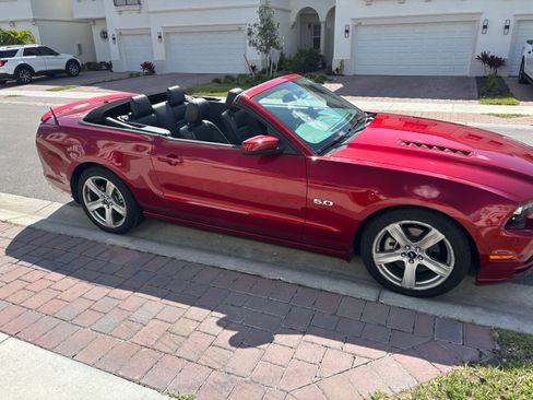 Used 2014 Ford Mustang GT Premium w/ Comfort Package image 8