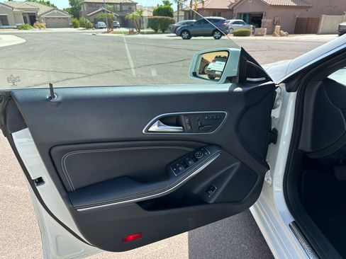 Used 2016 Mercedes-Benz CLA 250 image 31