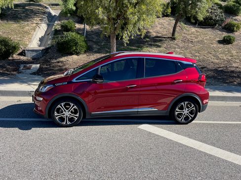 Used 2019 Chevrolet Bolt Premier w/ Infotainment Package image 1