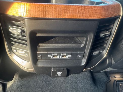 Used 2022 RAM 1500 Limited w/ Body-Colour Bumper Group image 23