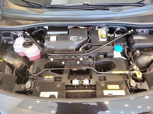Used 2023 Volkswagen ID.4 Pro S Plus image 13