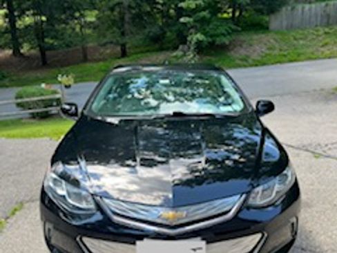 Used 2017 Chevrolet Volt LT w/ Comfort Package FWD image 13