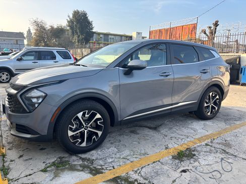 Used 2023 Kia Sportage EX image 4