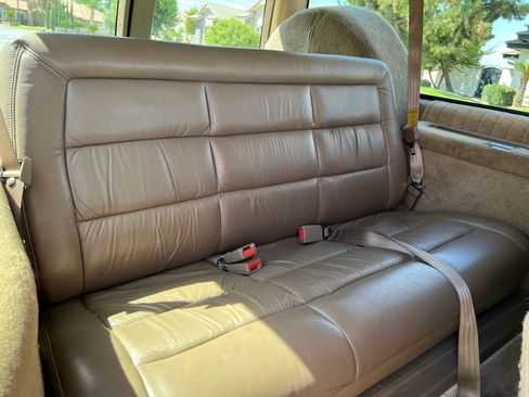 Used 1994 Chevrolet Suburban 4WD image 8