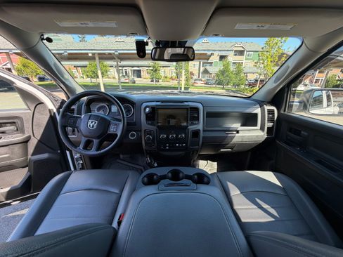 Used 2019 RAM 1500 ST AWD/4WD image 9
