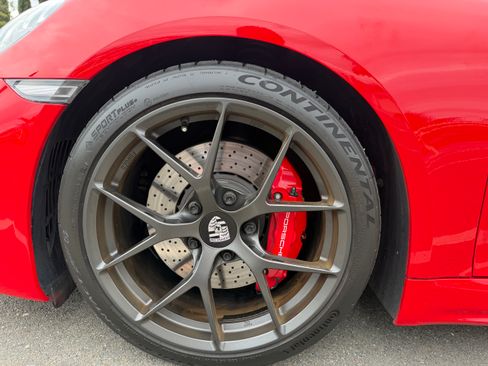 Used 2021 Porsche 718 Cayman GT4 image 16