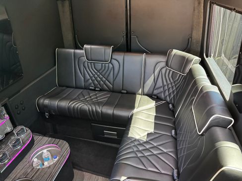 Used 2022 Mercedes-Benz Sprinter 2500 image 9