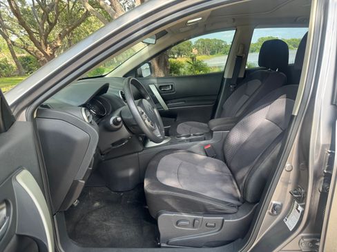 Used 2012 Nissan Rogue SV w/ Premium Pkg FWD image 9