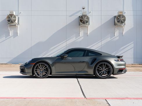 Used 2022 Porsche 911 Turbo S image 25