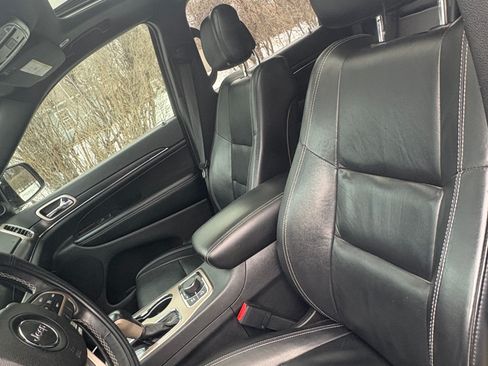 Used 2017 Jeep Grand Cherokee Limited image 13