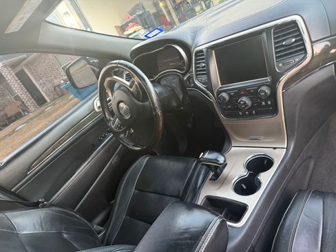 Used 2014 Jeep Grand Cherokee Overland image 5