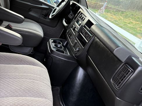 Used 2015 Chevrolet Express 2500 LT w/ LT Preferred Equipment Group image 6