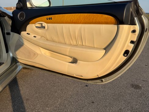 Used 2005 Lexus SC 430 Convertible w/ Preferred Accessory Pkg RWD image 12