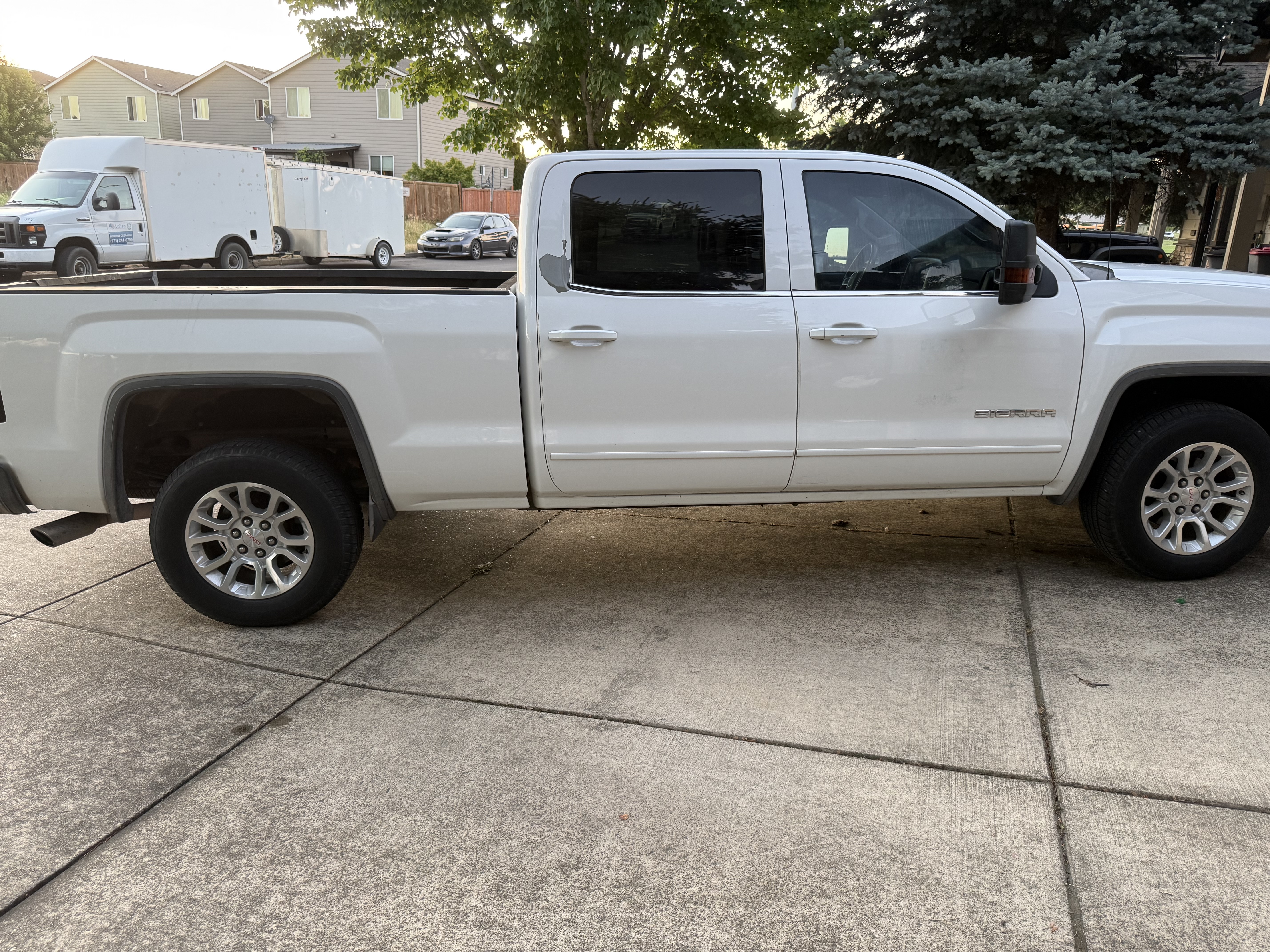 Used 2015 GMC Sierra 1500 SLE w/ SLE Value Package RWD image 2